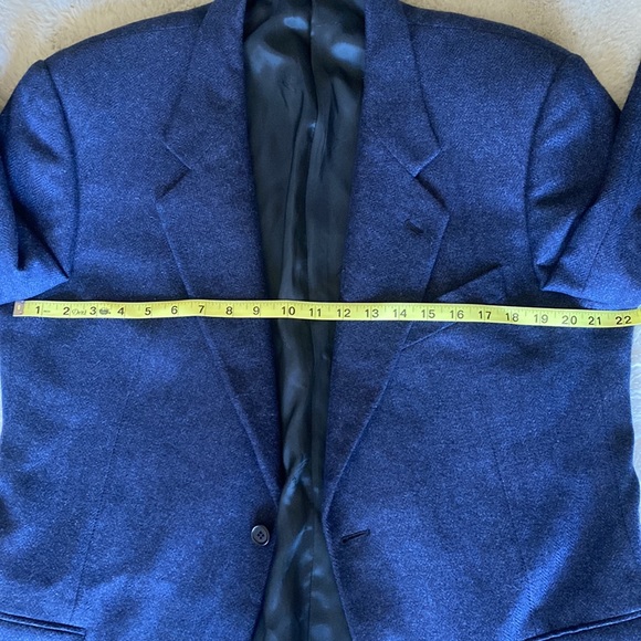 VALENTINO MEN BLAZER, NAVY BLUE COLOR, SIZE 42.5R. - Picture 10 of 13